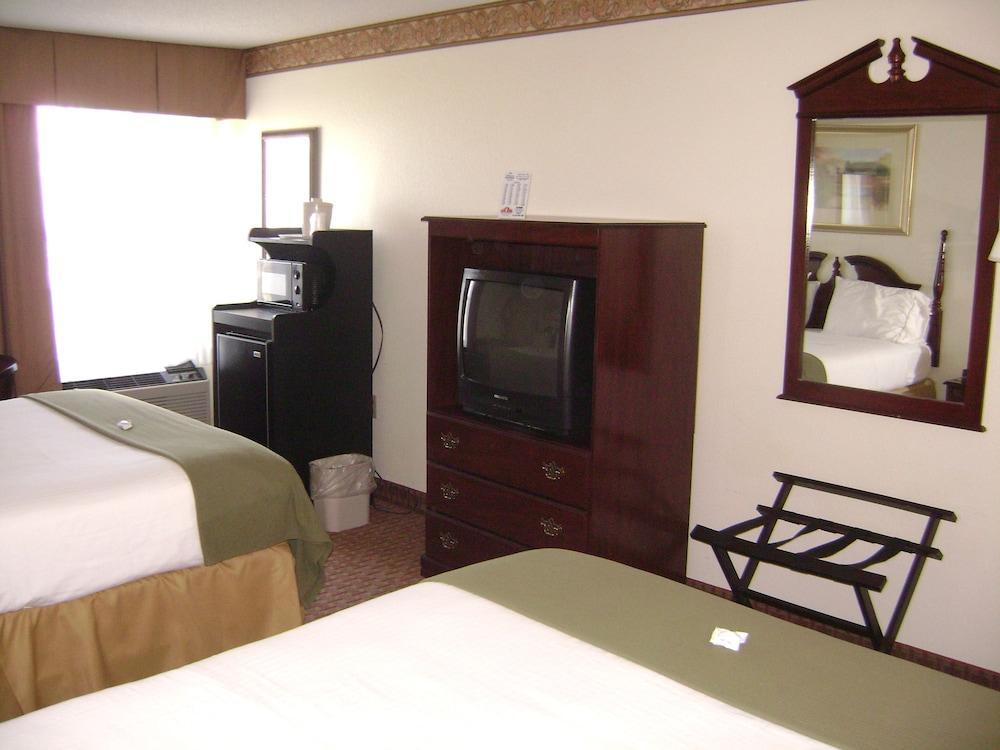 Holiday Inn Express Wilson I-95 By Ihg Екстериор снимка